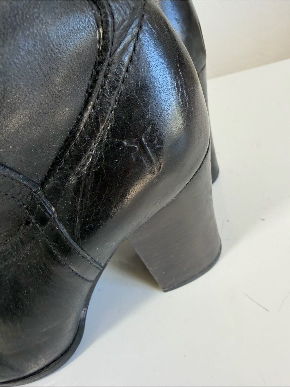 Frye Black Leather Knee-High Side-Zip Block Heel Boots - Size 7M - Picture 7 of 10